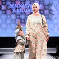 Koleksi Elzatta Hijab di Muslim Fashion Festival 2017. Jakarta Convention Center. Senayan. Jakarta. [Foto: Mohammad Abduh/Wolipop]p]