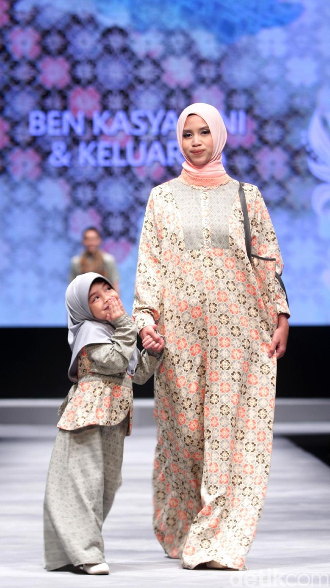 Koleksi Elzatta Hijab di Muslim Fashion Festival 2017. Jakarta Convention Center. Senayan. Jakarta. [Foto: Mohammad Abduh/Wolipop]p]