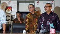 Arief Budiman mengatakan komisioner KPU tak ada yang mencalonkan diri sebagai ketua. Akhirnya, didiskusikan siapa yang cocok dengan kriteria pemimpin yang dibutuhkan. Lalu dia terpilih sebagai Ketua KPU.