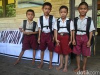 Bantuan dari Jokowi Sudah Diterima Siswa SD di Bengkayang