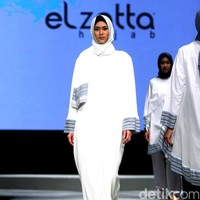 Koleksi Elzatta Hijab di Muslim Fashion Festival 2017. Jakarta Convention Center. Senayan. Jakarta. [Foto: Mohammad Abduh/Wolipop]