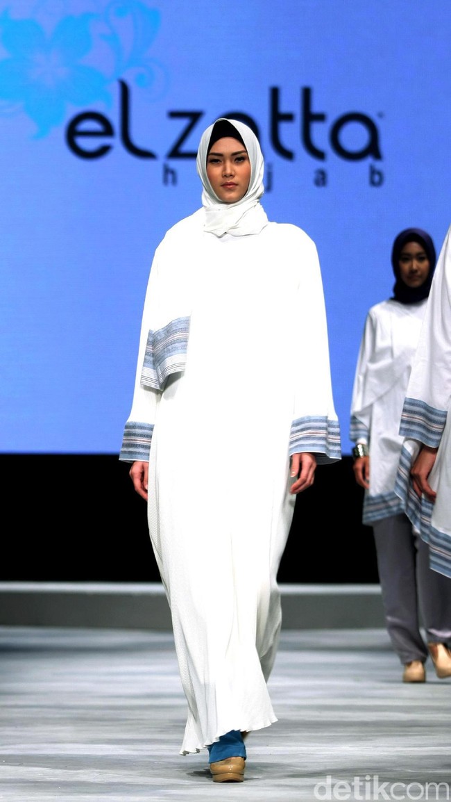 Koleksi Elzatta Hijab di Muslim Fashion Festival 2017. Jakarta Convention Center. Senayan. Jakarta. [Foto: Mohammad Abduh/Wolipop]