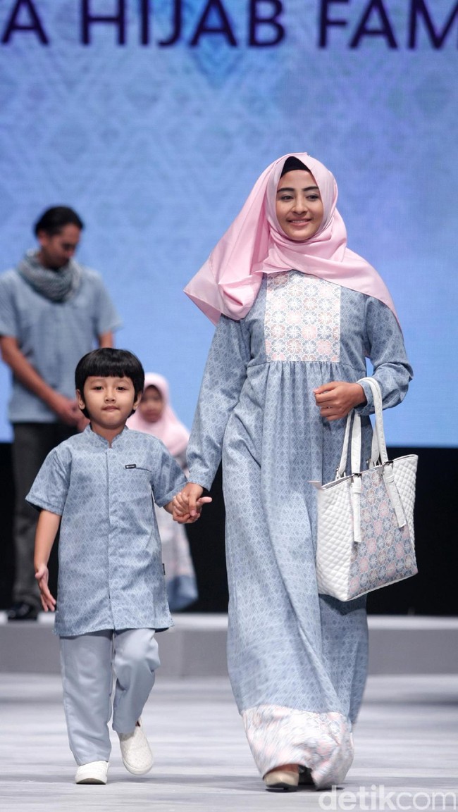 Koleksi Elzatta Hijab di Muslim Fashion Festival 2017. Jakarta Convention Center. Senayan. Jakarta. [Foto: Mohammad Abduh/Wolipop]