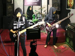 Suka-duka Band Metal Berhijab Garut: Ditolak Tampil Hingga Dapat Cibiran