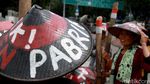 Ramai-ramai Tabuh Lesung Tolak Pabrik Semen