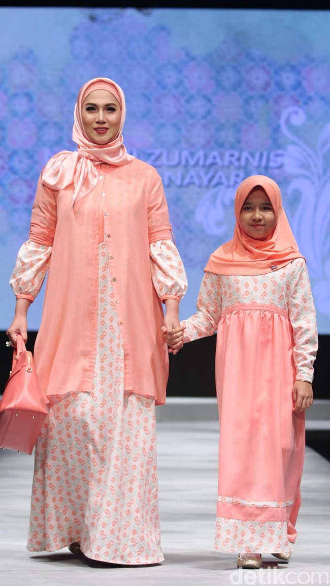 Koleksi Elzatta Hijab di Muslim Fashion Festival 2017. Jakarta Convention Center. Senayan. Jakarta. [Foto: Mohammad Abduh/Wolipop]