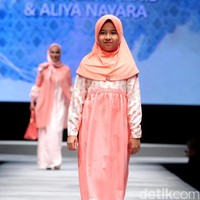 Koleksi Elzatta Hijab di Muslim Fashion Festival 2017. Jakarta Convention Center. Senayan. Jakarta. [Foto: Mohammad Abduh/Wolipop]