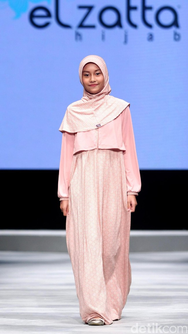 Koleksi Elzatta Hijab di Muslim Fashion Festival 2017. Jakarta Convention Center. Senayan. Jakarta. [Foto: Mohammad Abduh/Wolipop]