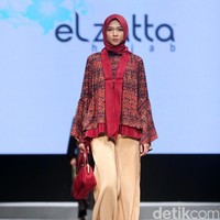 Koleksi Elzatta Hijab di Muslim Fashion Festival 2017. Jakarta Convention Center. Senayan. Jakarta. [Foto: Mohammad Abduh/Wolipop]