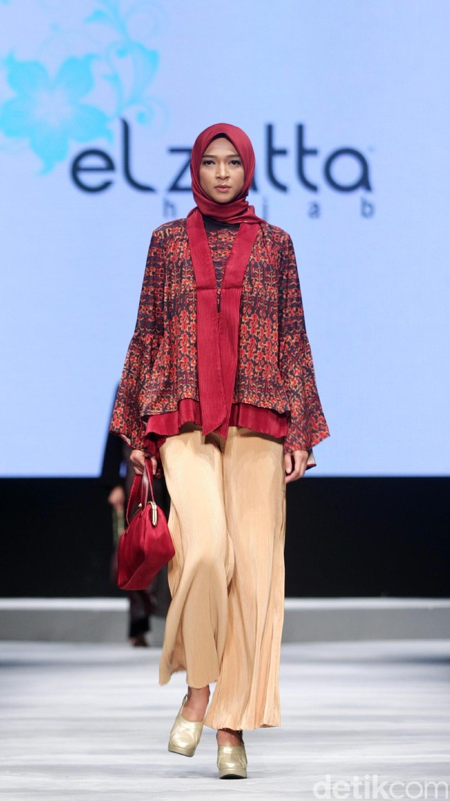 Koleksi Elzatta Hijab di Muslim Fashion Festival 2017. Jakarta Convention Center. Senayan. Jakarta. [Foto: Mohammad Abduh/Wolipop]