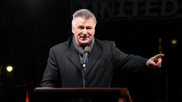 NEW YORK, NY - JANUARY 19:  Alec Baldwin speaks onstage during the We Stand United NYC Rally outside Trump International Hotel & Tower on January 19, 2017 in New York City.  (Photo by D Dipasupil/Getty Images)