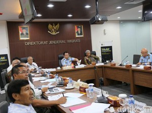 Imbas 200-an WNI Umrah tapi Jadi TKI, Pemerintah Bentuk Tim Kecil