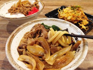 Tamoya: Enak Mengenyangkan Sanuki Udon dan Rice Bowl Bertabur Daging Pedas