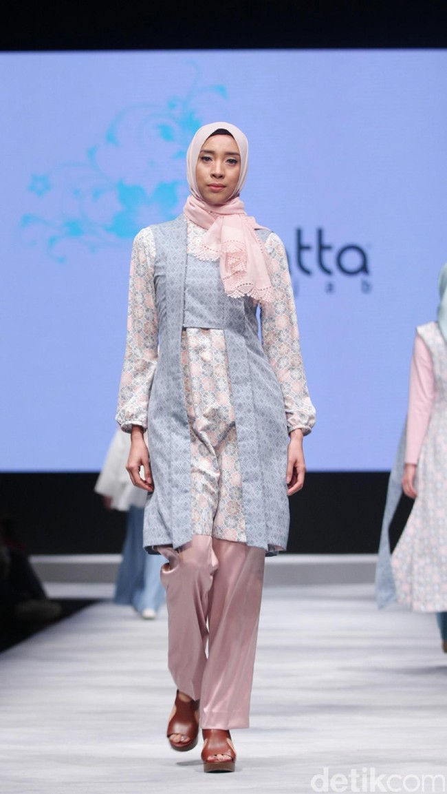 Koleksi Elzatta Hijab di Muslim Fashion Festival 2017. Jakarta Convention Center. Senayan. Jakarta. [Foto: Mohammad Abduh/Wolipop]
