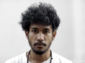 Teddy Adhitya Merasa Dipilih RnB