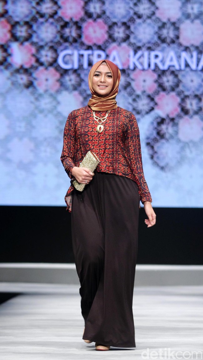 Koleksi Elzatta Hijab di Muslim Fashion Festival 2017. Jakarta Convention Center. Senayan. Jakarta. [Foto: Mohammad Abduh/Wolipop]