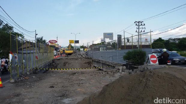 Long Weekend, Jalan Arah Yogya - Solo Macet