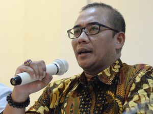 Lantik Anggota KPU, Hasyim Ingatkan Agar UU Dijadikan Dasar dalam Bekerja