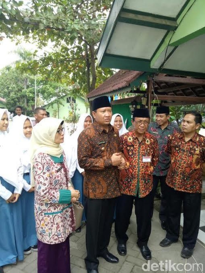 Bupati Irsyad Minta Program Promosi dan Beasiswa Lebih Tepat Sasaran