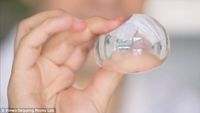 Balon Air yang Bisa Dimakan akan Jadi Pengganti Botol Plastik?