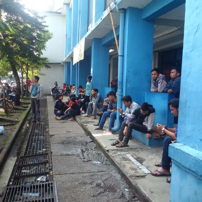 Bobotoh Berburu Tiket Laga Persib vs Arema