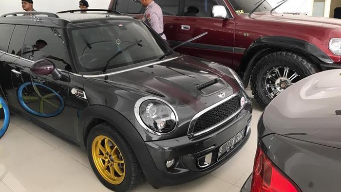 BMW hingga MINI Cooper, Ini Mobil Mewah Sekretaris Komura