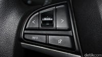 Tombol pengontrol sistem audio di setir.