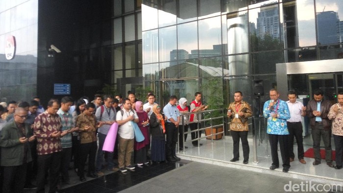 Pegawai KPK Minta Presiden Jokowi Bentuk TPF Usut Teror ke Novel