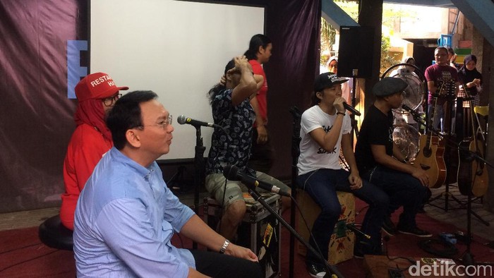 Sepekan Jelang Pencoblosan, Ahok Sambangi Markas Slank