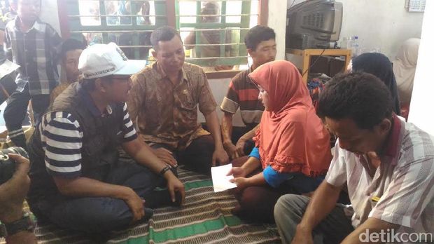 Ujang Fadhillah, Pahlawan dalam Insiden Perahu Tambang di Gresik