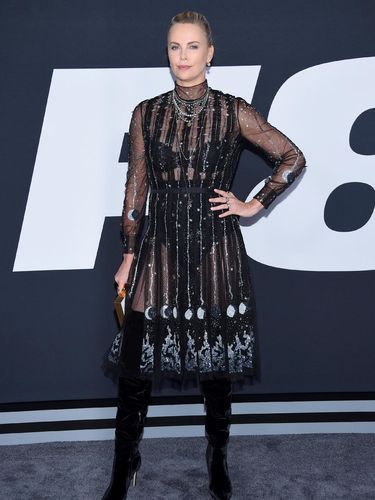 Foto: Gaya Terbaik Charlize Theron di Premier Fast & Furious 8