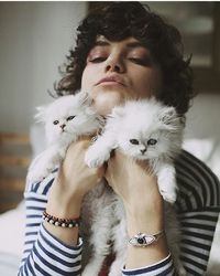 Gemas, Majalah Ini Dibuat Khusus untuk Fashionista Pecinta Kucing