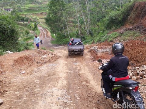 Kerap Ambles, Tanjakan Cipelah Bandung Sering Makan Korban