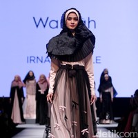 Koleksi Irna La Perle for Wardah dengan mengangkat tema Fidelium di Muslim Fashion Festival 2017. Jakarta Convention Center. Senayan. Jakarta. [Foto: Mohammad Abduh/Wolipop]