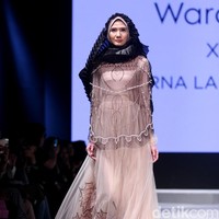 Koleksi Irna La Perle for Wardah dengan mengangkat tema Fidelium di Muslim Fashion Festival 2017. Jakarta Convention Center. Senayan. Jakarta. [Foto: Mohammad Abduh/Wolipop]