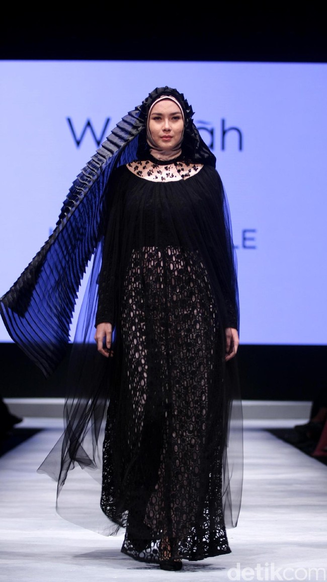 Koleksi Irna La Perle for Wardah dengan mengangkat tema Fidelium di Muslim Fashion Festival 2017. Jakarta Convention Center. Senayan. Jakarta. [Foto: Mohammad Abduh/Wolipop]