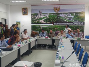 Komisi IV DPR Kunjungi Pabrik Semen Rembang
