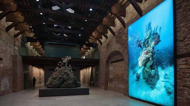 Spektakuler! Patung Bawah Laut Damien Hirst Dijual Rp 66 Miliar 