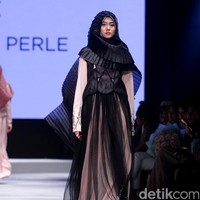 Koleksi Irna La Perle for Wardah dengan mengangkat tema Fidelium di Muslim Fashion Festival 2017. Jakarta Convention Center. Senayan. Jakarta. [Foto: Mohammad Abduh/Wolipop]