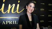Ibu dua anak itu tampak happy kala menghadiri acara tersebut. Hanif Hawari/detikHOT