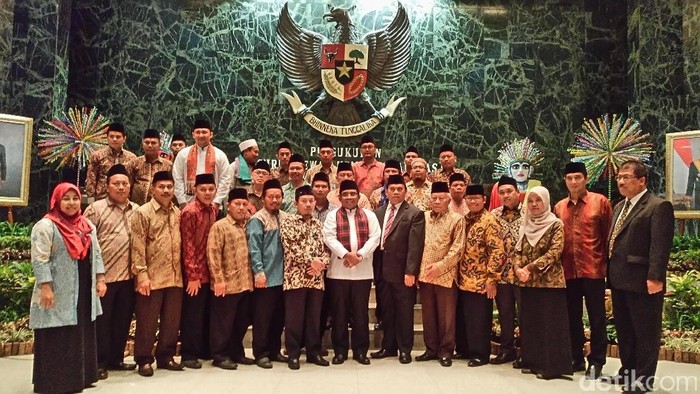 Sumarsono Kukuhkan Pengurus Masjid Hasyim Asyari