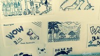 Semua mural ini adalah hasil karya dari pelanggan yang pernah ke Indonesia dan ditempel di dinding restoran, semacam wall of fame. Ini jadi salah satu cara untuk melepas rindu akan Indonesia (Sudrajat/detikTravel)