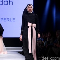 Koleksi Irna La Perle for Wardah dengan mengangkat tema Fidelium di Muslim Fashion Festival 2017. Jakarta Convention Center. Senayan. Jakarta. [Foto: Mohammad Abduh/Wolipop]