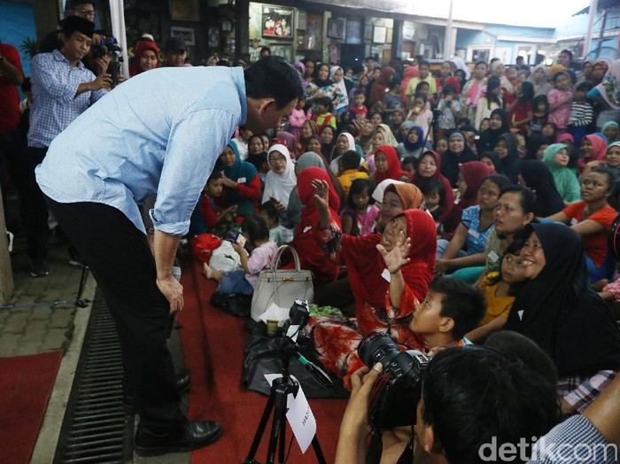 Kartu Bansos Tak Dapat Digunakan, Santi Curhat ke Ahok