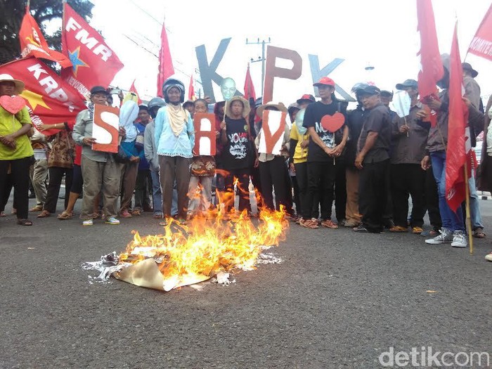 Warga Blitar Tuntut Kasus Novel Baswedan Diusut Tuntas
