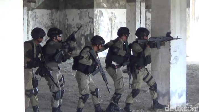 Simulasi Antiteror, Brimob Polda Aceh Lumpuhkan 4 Teroris