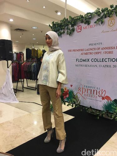 Anniesa Hasibuan Hadirkan Koleksi Ramadan di Metro Department Store