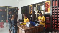 Inilah toko SEA Duty Free di kantor perbatasan Timor Leste di Batu Gede. Traveler Indonesia bisa belanja di sini (Fitraya/detikTravel)