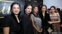 Mereka semua adalah pemeran di film garapan Hanung Bramanyo.