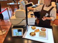 Bakery Ini Gunakan Pemindai Khusus untuk Deteksi Langsung Jenis dan Harga Roti